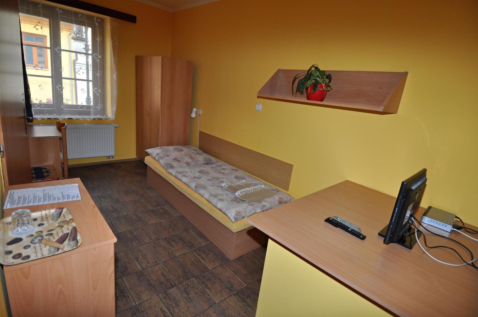 Hotel Na Hradbach لوني الغرفة الصورة