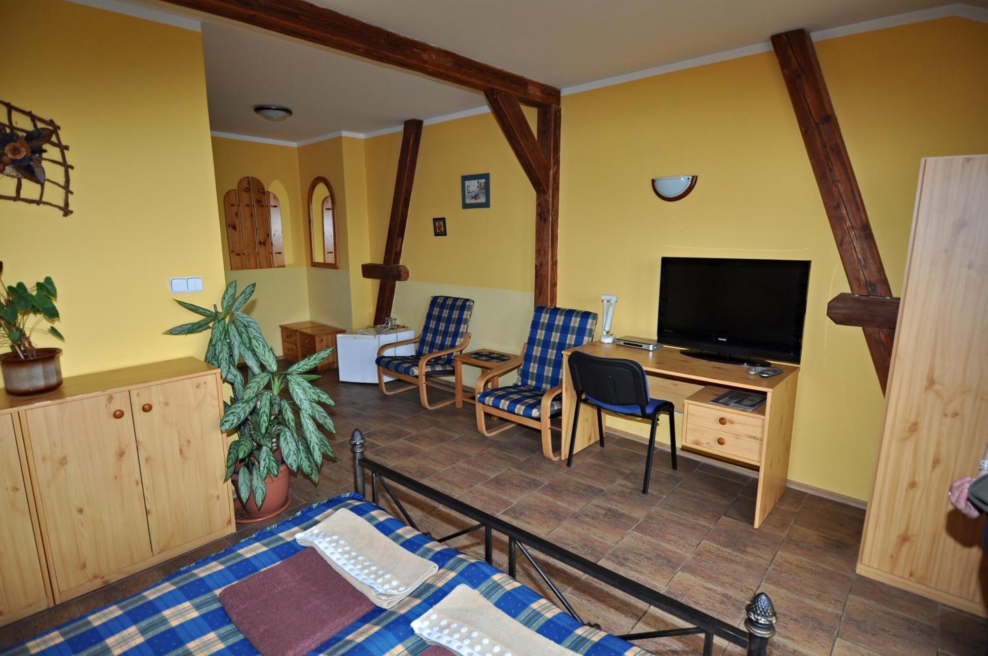 Hotel Na Hradbach لوني الغرفة الصورة