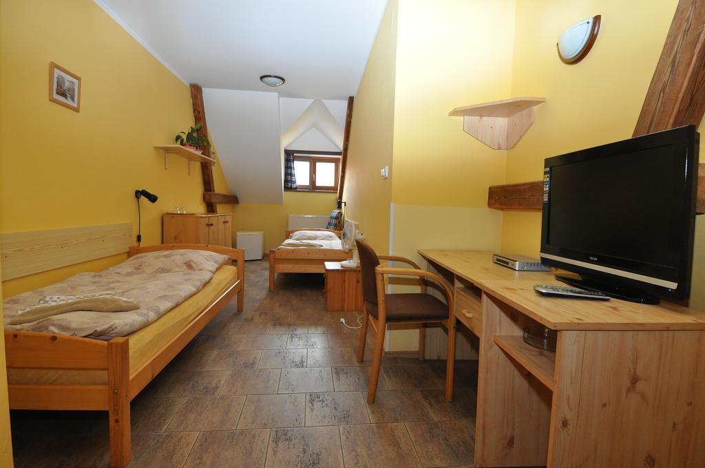 Hotel Na Hradbach لوني المظهر الخارجي الصورة