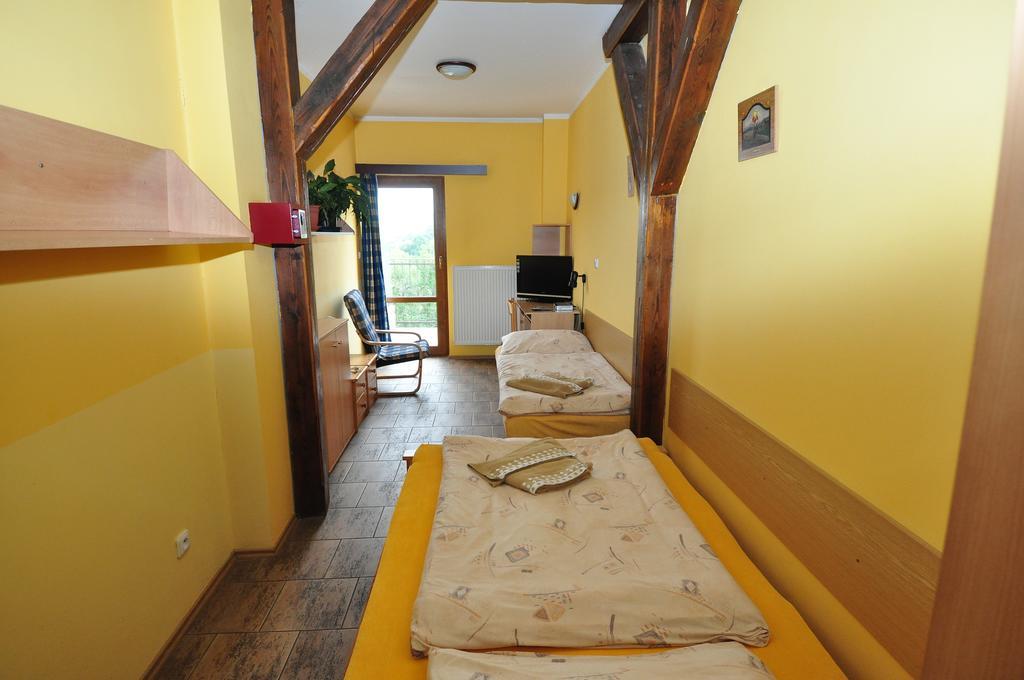 Hotel Na Hradbach لوني المظهر الخارجي الصورة