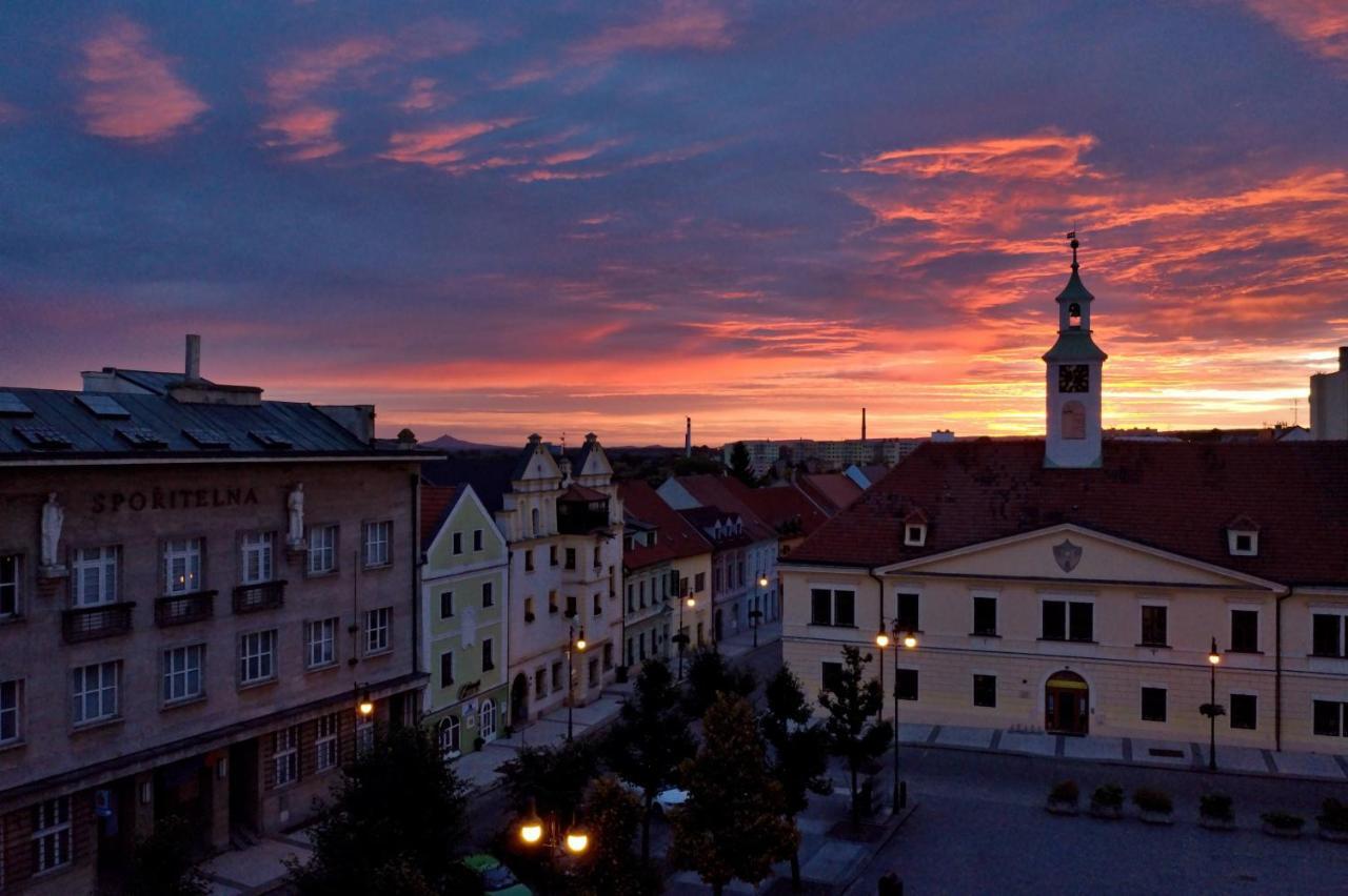 Hotel Na Hradbach لوني المظهر الخارجي الصورة