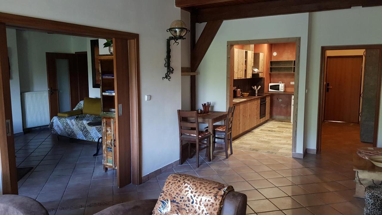 Hotel Na Hradbach لوني المظهر الخارجي الصورة